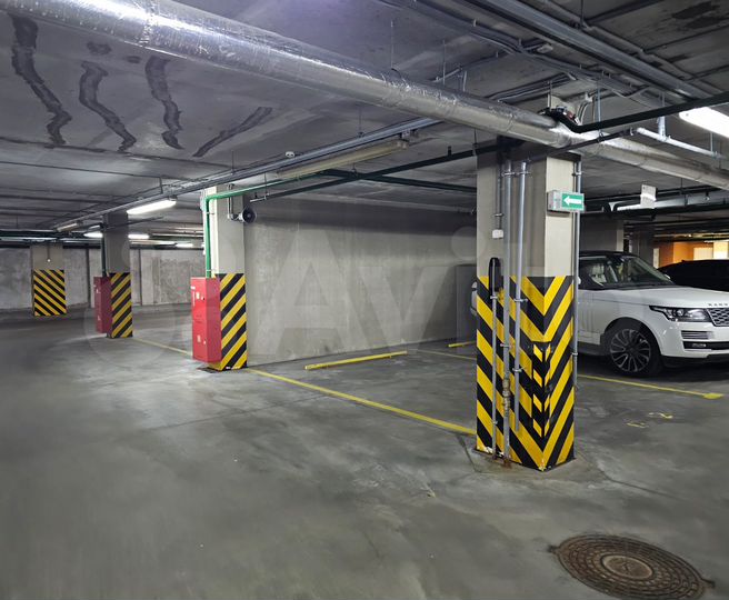 Машиноместо, > 30 м²