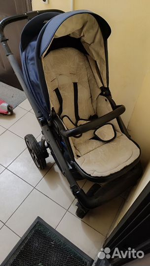 Прогулочная коляска с надувными колесами