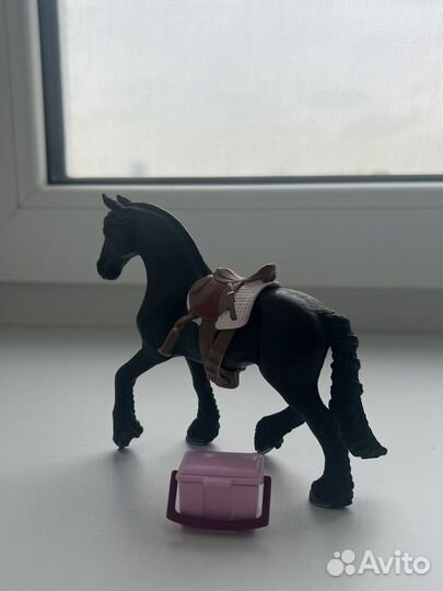 Фигурка schleich фризской кобылы