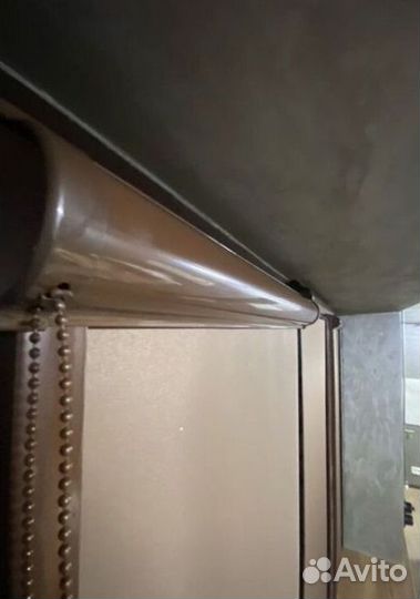 Рулонные шторы в коричневом коробе РКК-9203