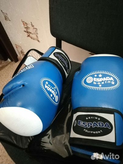Боксерские перчатки