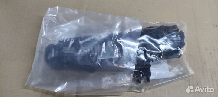 Скоба опорная ручки двери (лев)