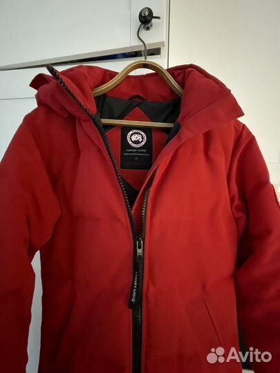 Пуховик женский Canada Goose