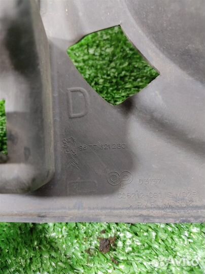 Рамка птф правая Peugeot Partner B9 2014