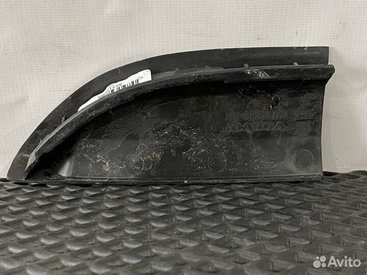 Резинка спойлера Volvo FH4 82718893