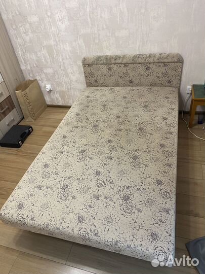 Кровать