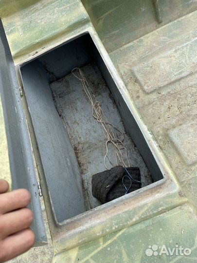 Лодка пластик 4 метра с мотором 9,9