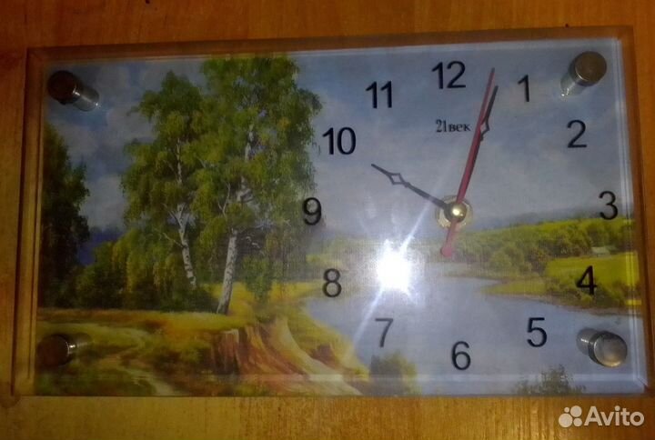 Часы(в картине под стеклом)
