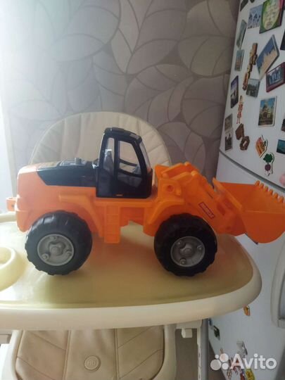 Экскаватор погрузчик игрушка