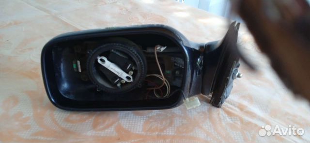 Боковое зеркало