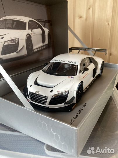 Audi R8 OEM 1:18