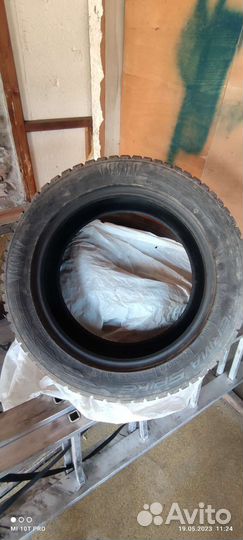 Nitto Therma Spike 215/55 R17