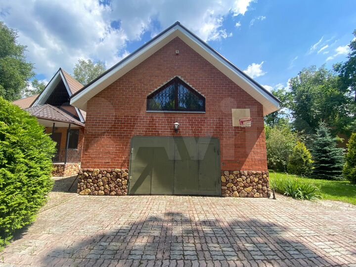 Дом 498 м² на участке 23 сот.