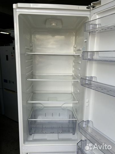 Холодильник Beko (2метра)