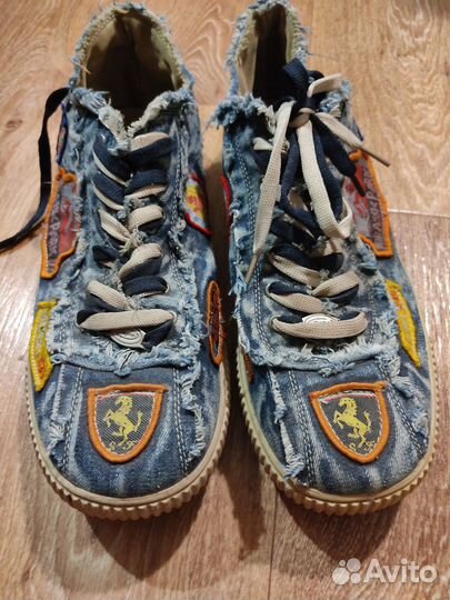 Кеды с нашивками