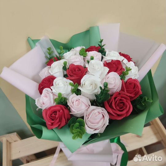 Неувядающие букеты из мыльных роз