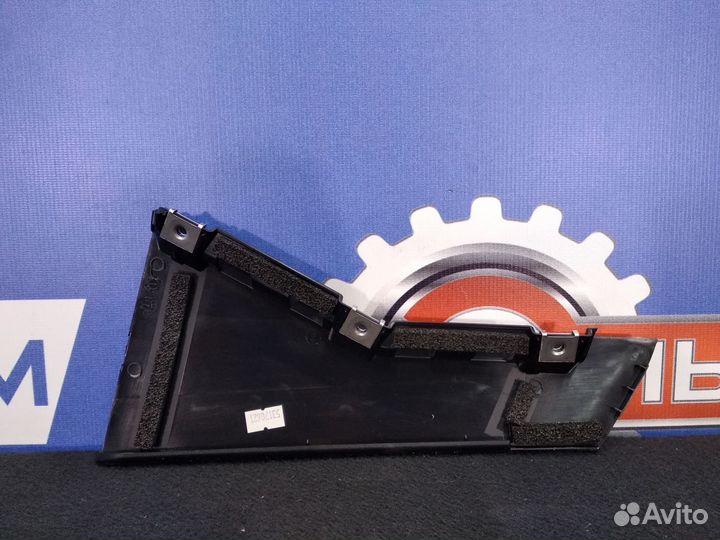 Накладка стойки двери задней Renault Arkana новое