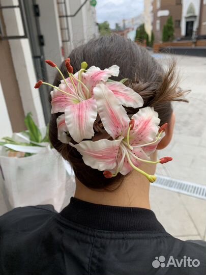 Заколка для волос большая краб с лилиями