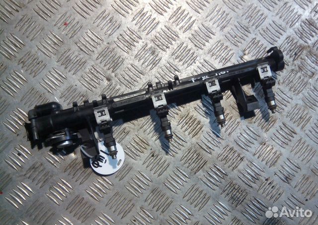Рейка (форсунка) топливная Ford Focus 3