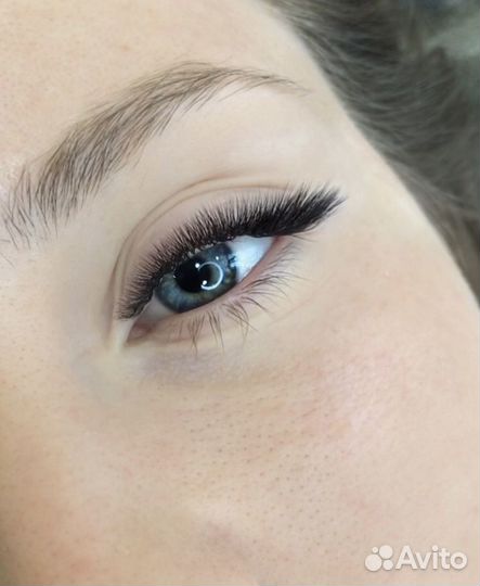 Наращивание ресниц в студии