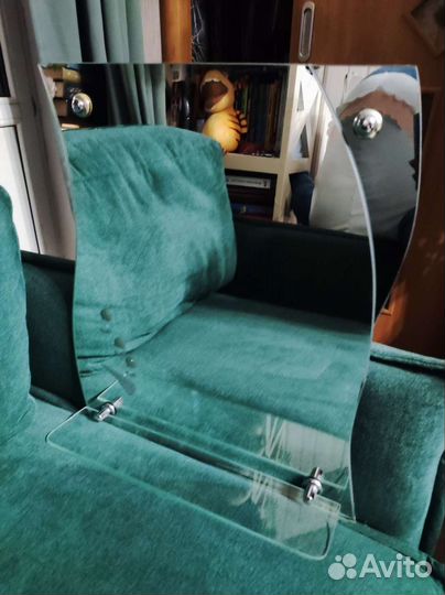 Зеркало в ванную с полочкой