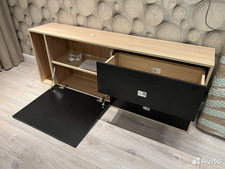 Полка навесная под телевизор