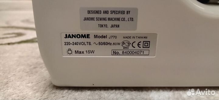 Швейная машина Janome j770