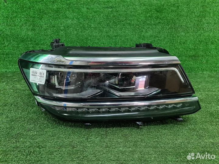Фара правая Volkswagen Tiguan