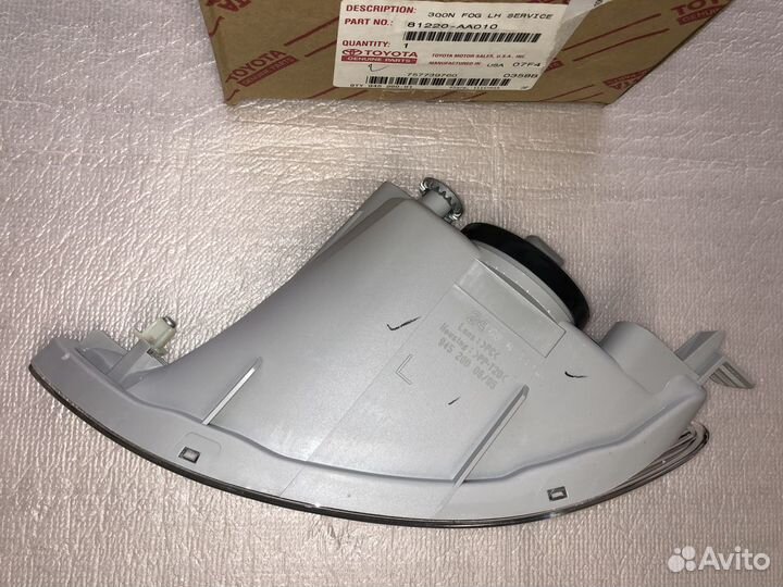 Фара противотуманная toyota camry CV30 81220AA010