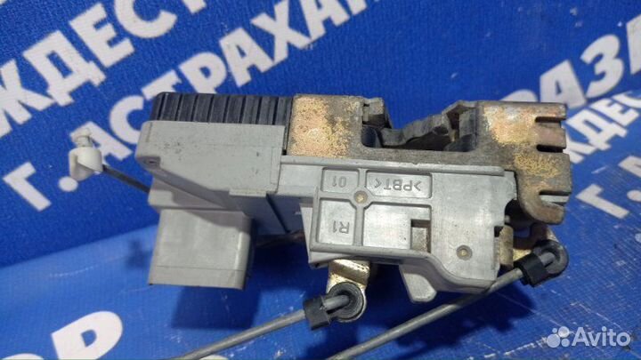 Передний правый замок двери Renault Symbol седан