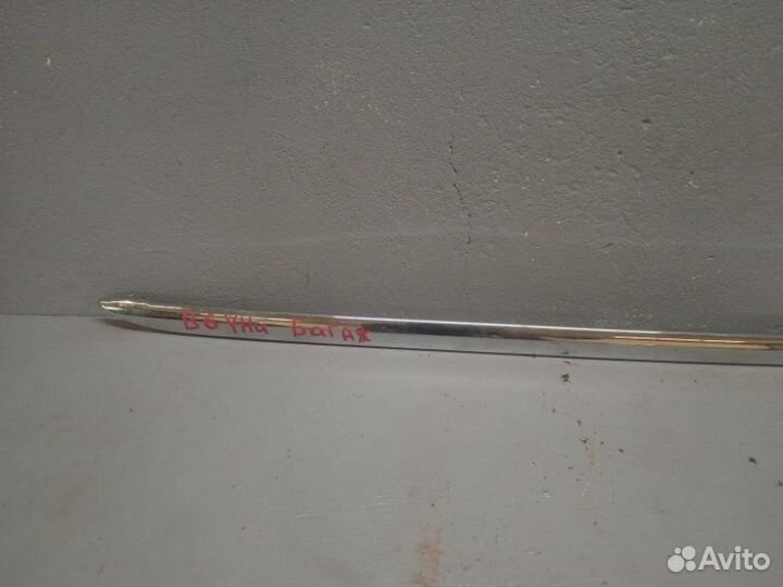 Молдинг крышки багажника Volkswagen Passat B6