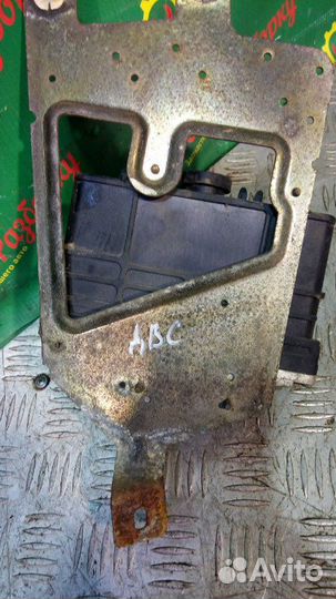 Блок управления двигателем Volkswagen Passat B4