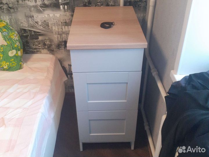 Тумба выкатная белая