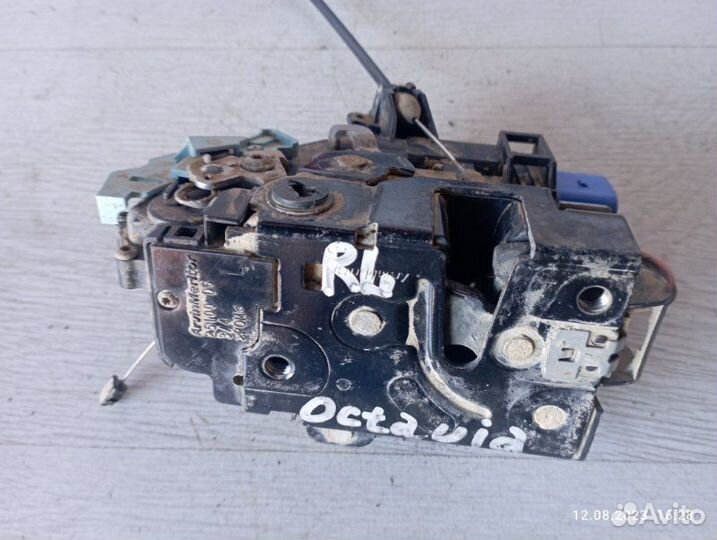 Замок двери задний левый Skoda Octavia A5 BSF 2007