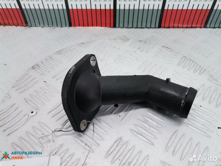 Корпус термостата Volkswagen Touran 2004