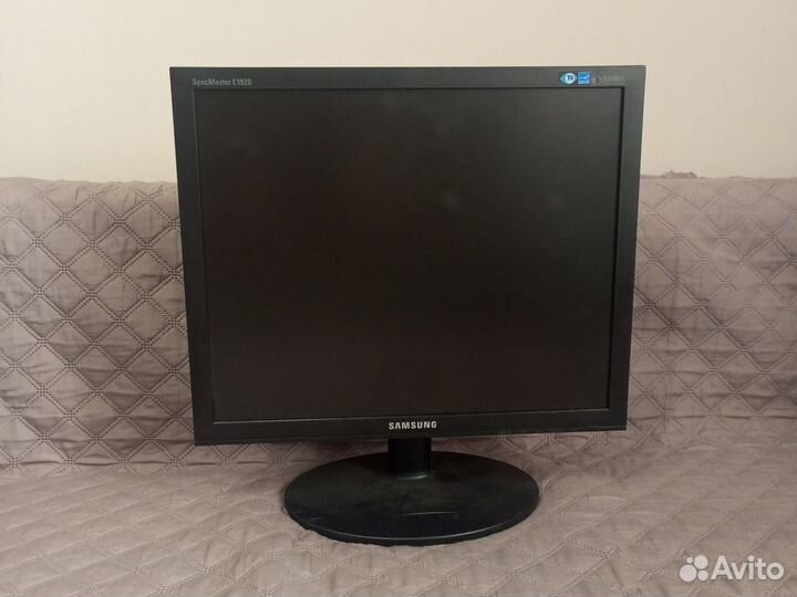 Монитор 19 дюйма Samsung