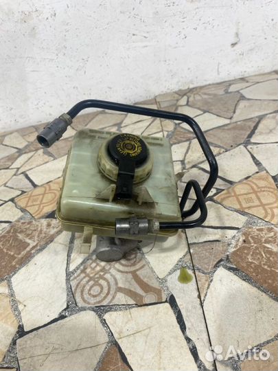 Главный тормозной цилиндр Bmw 530I седан 3.0