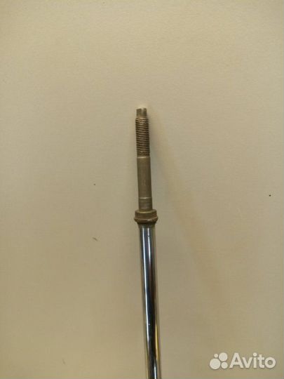 Стойка амортизатора задняя правая Mitsubishi