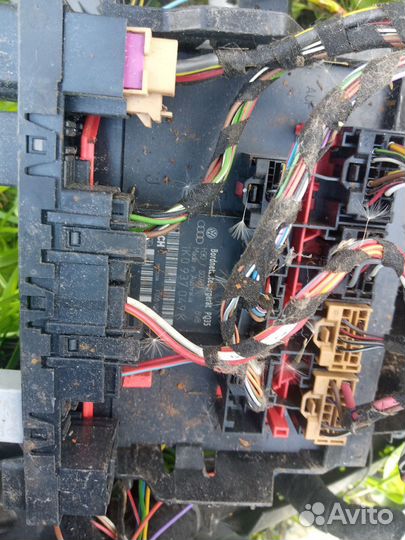 Блок управления бортовой сетью VW Golf 5