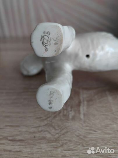 Фарфоровая статуэтка фокстерьера