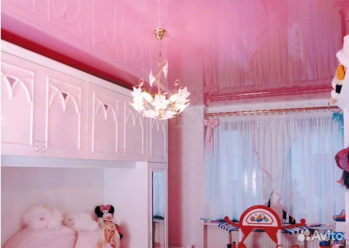 Ремонт натяжного потолка и слив воды в Омске