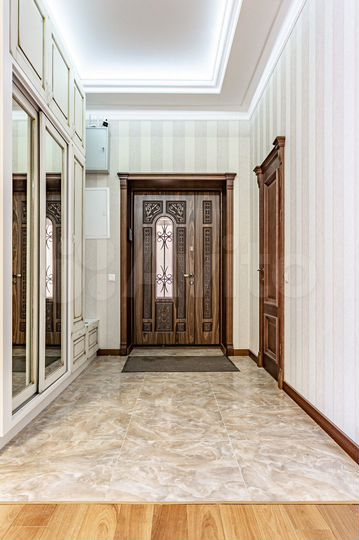 Дом 180 м² на участке 5 сот.