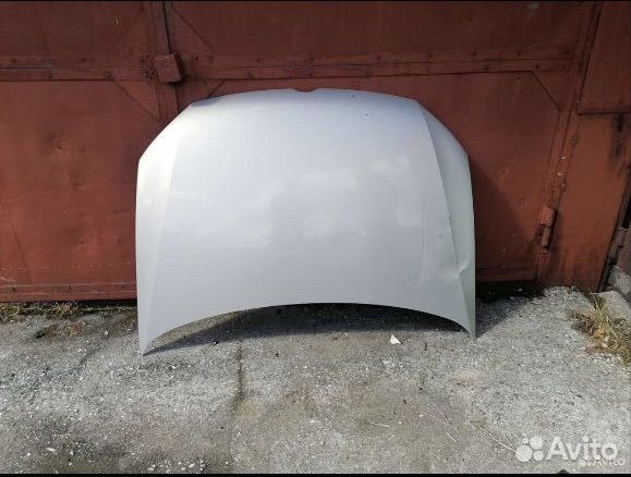 Volkswagen polo капот 2011