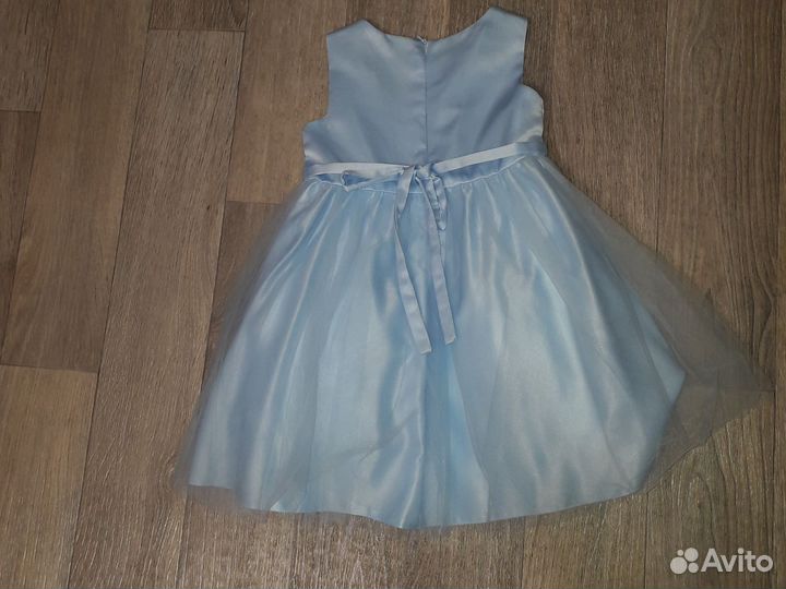 Платье нарядное р.104