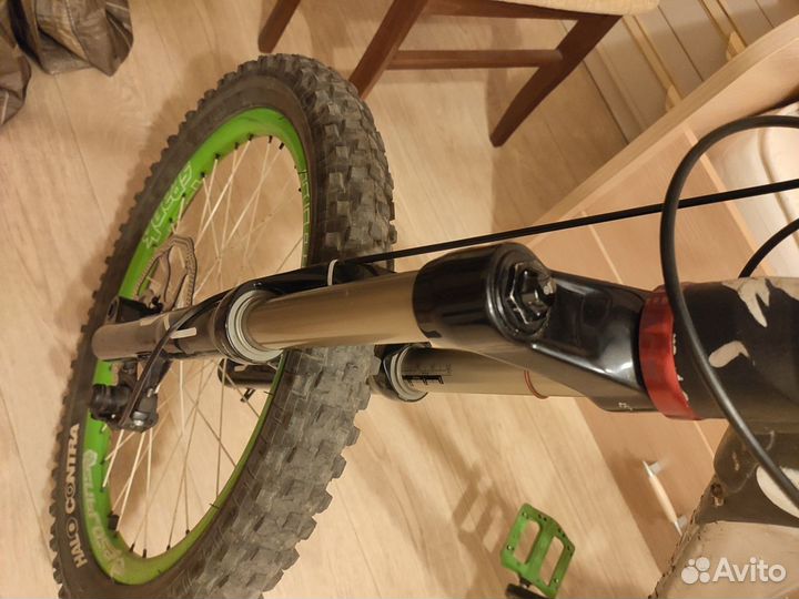 Вилка rock shox lyrik RC2DH solo air