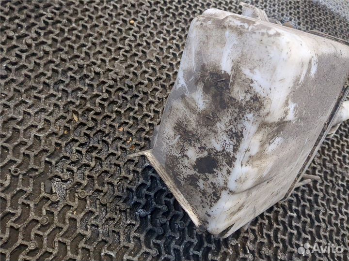 Бачок омывателя Toyota Avensis 2, 2007