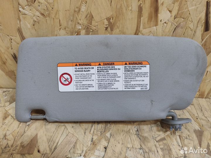 Козырек правый Mitsubishi Lancer 9