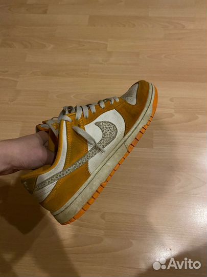 Nike dunk low safari