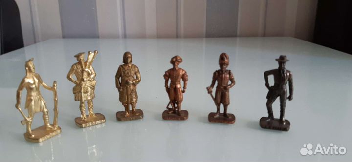 Игрушки из киндера