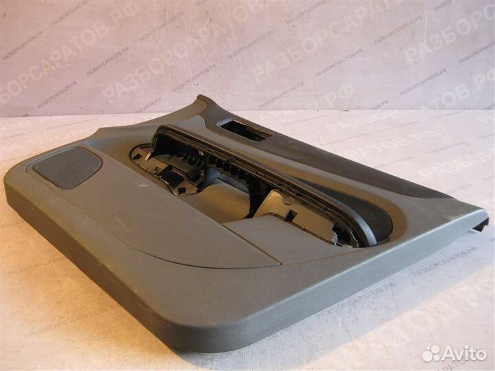 Обшивка двери передняя правая Ford Focus 2.0 2007